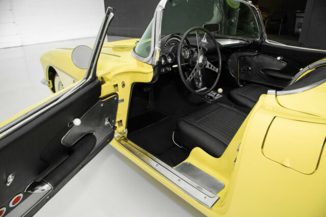 1958 Chevrolet Corvette Convertible, Yellow/Black, 283, Automatic - photo 6