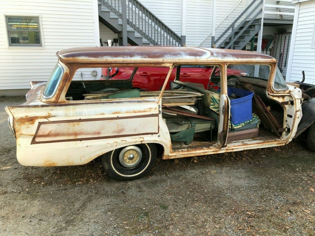 1958 Ford Fairlane - photo 2