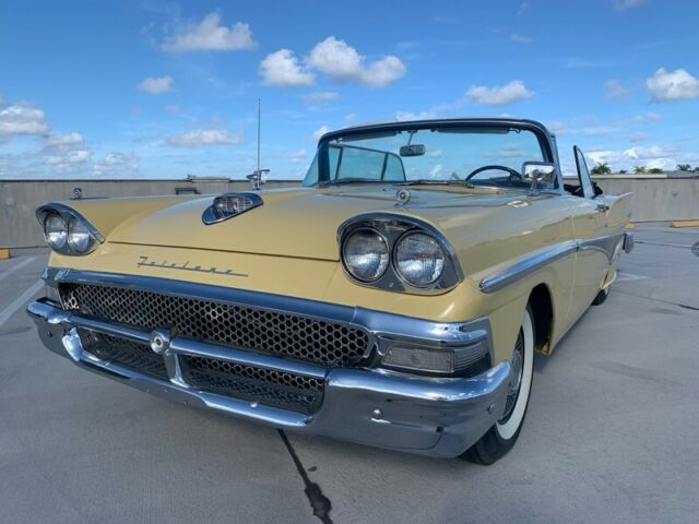 1958 Ford Fairlane 2 door convertible - photo 2