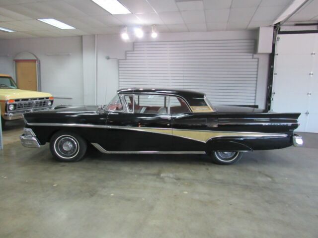 1958 Ford Fairlane Skyliner - photo 2