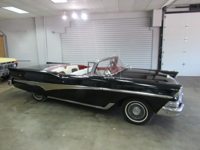 1958 Ford Fairlane Skyliner - photo 3