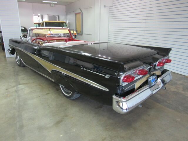1958 Ford Fairlane Skyliner - photo 4