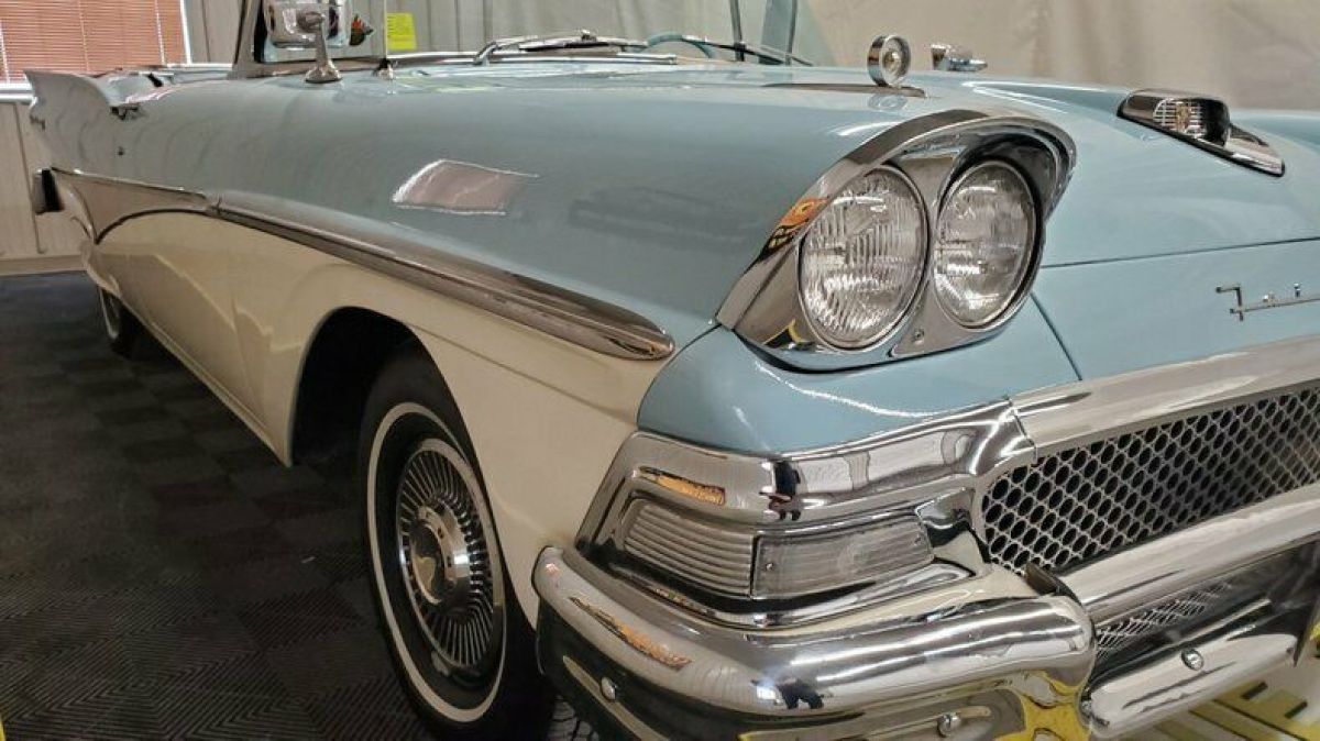 1958 Ford Fairlane 500 Skyliner Retractable Convertible - photo 7
