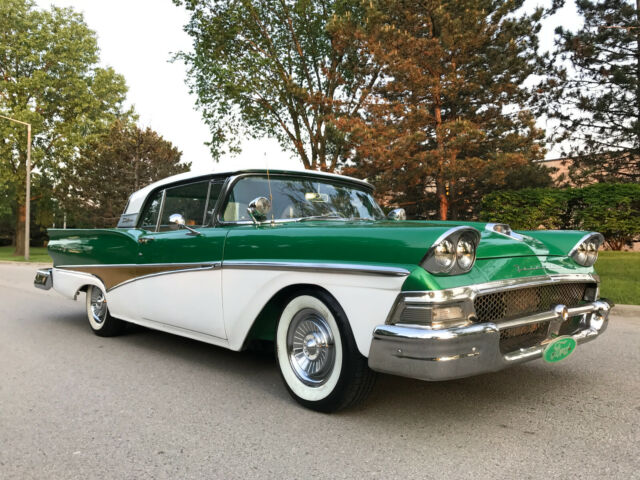 1958 Ford Fairlane 500 Skyliner - photo 5