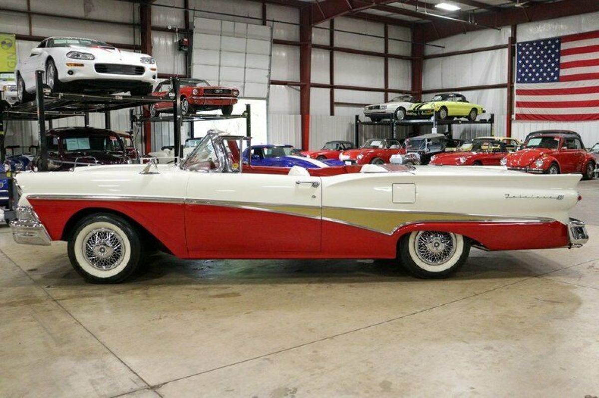 1958 Ford Fairlane Skyliner - photo 2