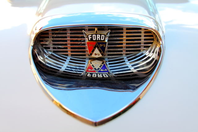 1958 Ford Fairlane - photo 2