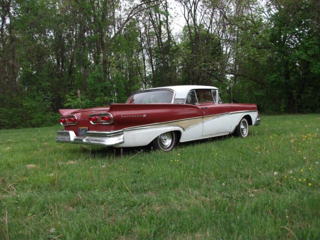 1958 Ford Fairlane - photo 2