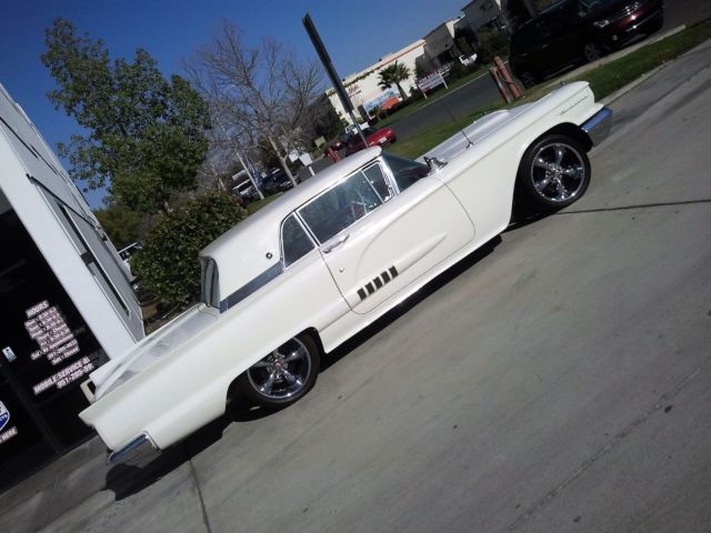 1958 FORD THUNDERBIRD IN MINT CONDITION 352 V8 CLASSIC CAR IN OUTSTANDING SHAPE 1958 Ford Thunderbird