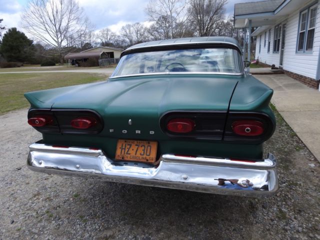 1958 Ford Fairlane - photo 2