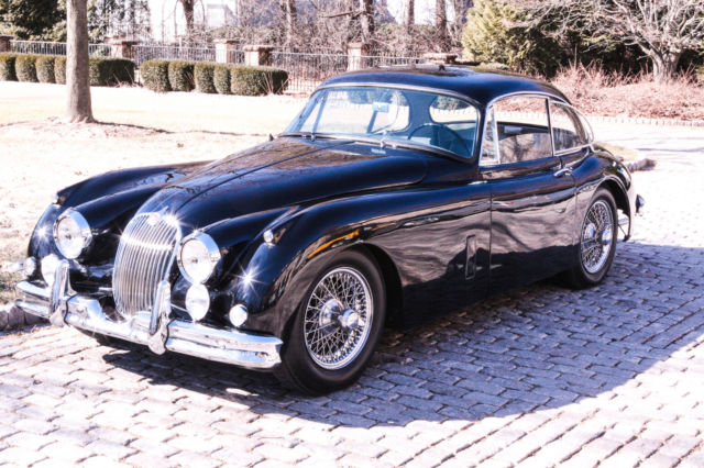 1958 Jaguar XK 150 - Coupe - Beautiful black with gray interior 1958 Jaguar XK 150 Coupe