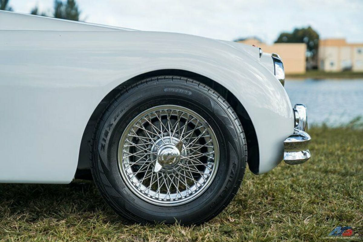 1958 Jaguar XK 150 - photo 3