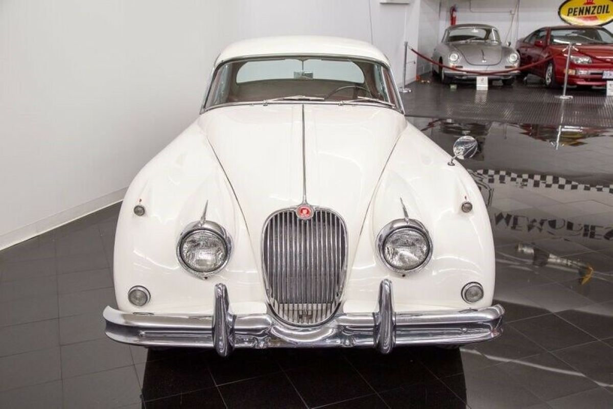 1958 Jaguar XK SE Fixed Head Coupe - photo 9