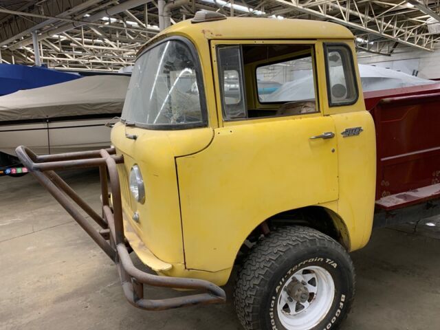 1958 Jeep 2500 Cab over - photo 3