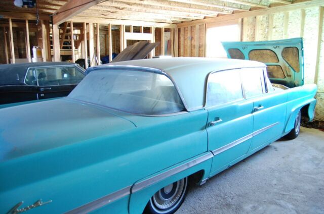 1958 Lincoln Town Car 4 Door - photo 2