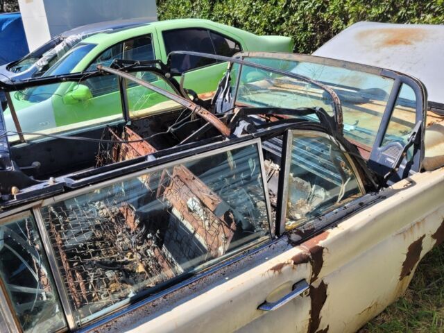 1958 Lincoln Continental CONVERTIBLE - photo 3