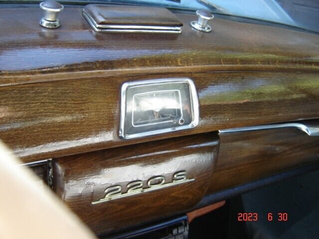 1958 Mercedes-Benz 200-Series - photo 11