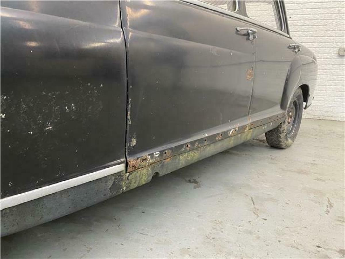 1958 Mercedes-Benz Type 219 Pontoon Sedan - photo 12