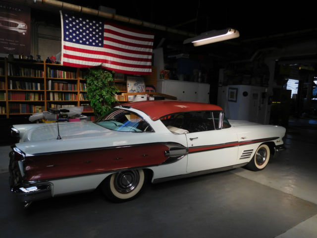 1958 pontiac bonneville sport coupe / 370 tripower & dual exhaust & 2 tone paint 1958 Pontiac Bonneville bonneville tripower sport coupe