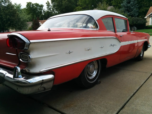 1958 Pontiac CHIEFTAIN - photo 2