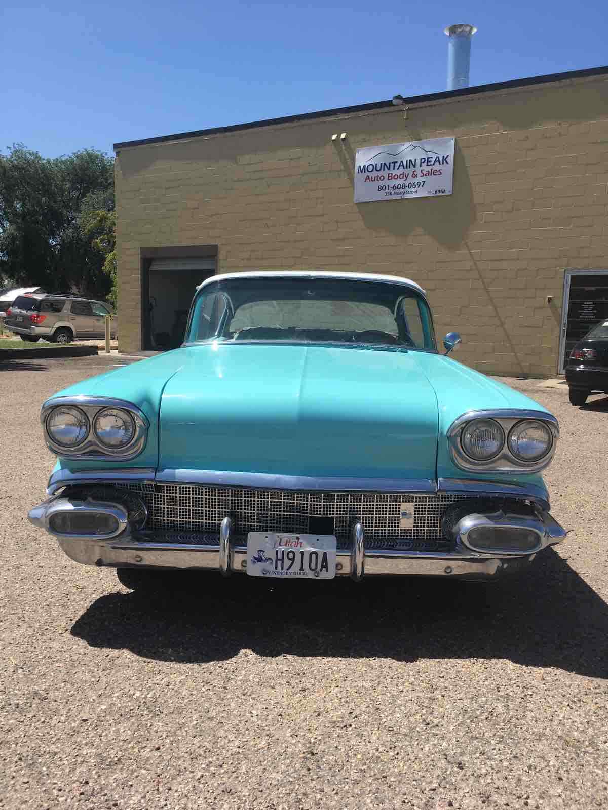 1958 Pontiac Chieftain Sedan Green RWD Automatic 1958 Pontiac Chieftain