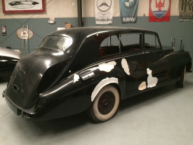 1958 Rolls-Royce James Young Silver Wraith 4 Door Long Wheel Based Limousine - photo 2