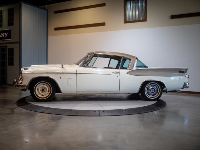 1958 Studebaker Gold Hawk - photo 3