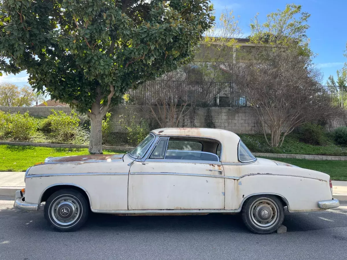 1959 Mercedes-Benz 200-Series