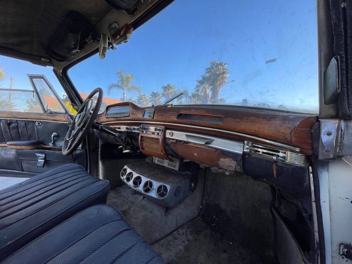 1959 Mercedes-Benz 200-Series - photo 8