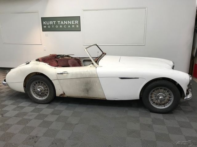 1959 Austin Healey 100-6 4-SPEED WITH OVERDRIVE. 48-SPOKE WIRES. HEATER. - photo 3