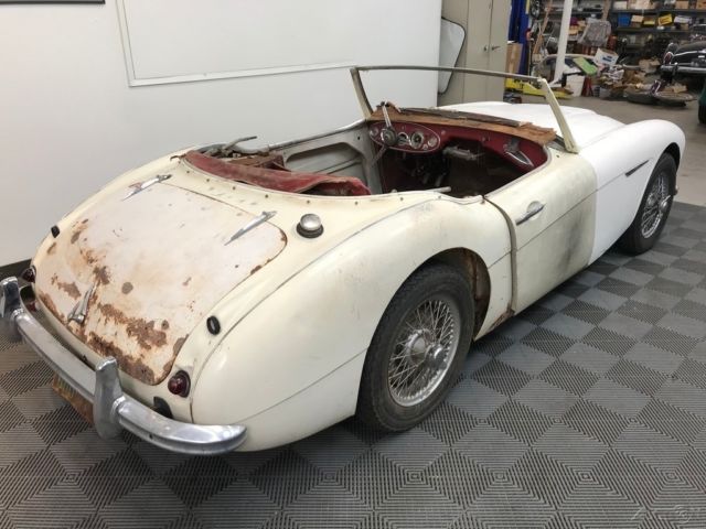 1959 Austin Healey 100-6 4-SPEED WITH OVERDRIVE. 48-SPOKE WIRES. HEATER. - photo 4