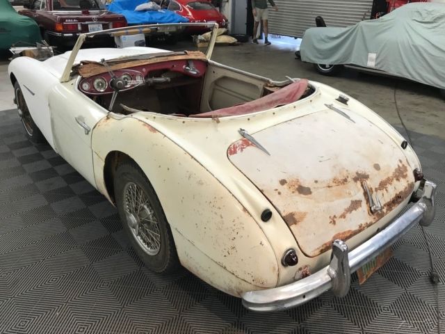 1959 Austin Healey 100-6 4-SPEED WITH OVERDRIVE. 48-SPOKE WIRES. HEATER. - photo 6