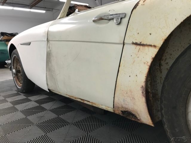 1959 Austin Healey 100-6 4-SPEED WITH OVERDRIVE. 48-SPOKE WIRES. HEATER. - photo 8