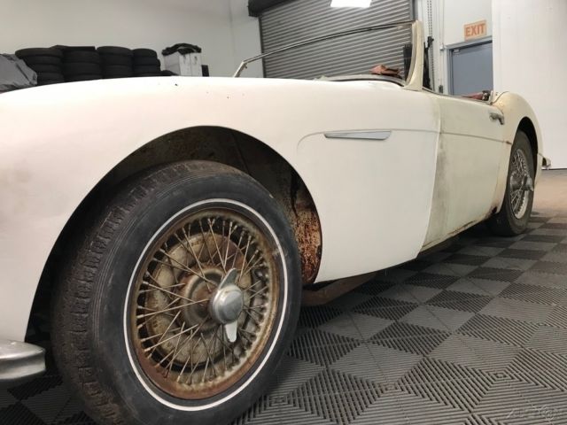 1959 Austin Healey 100-6 4-SPEED WITH OVERDRIVE. 48-SPOKE WIRES. HEATER. - photo 9