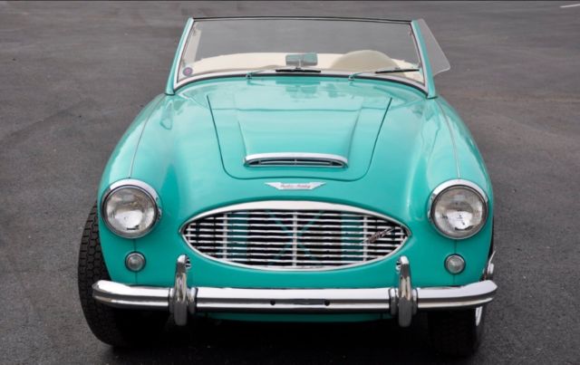 1959 Austin Healey 100-6 Convertible - photo 4