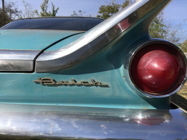 1959 Buick LeSabre 2-door sedan - photo 2
