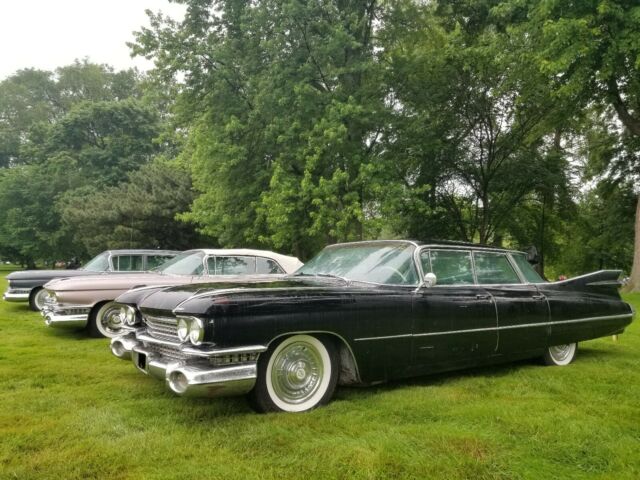 1959 Cadillac DeVille Sedan - photo 2