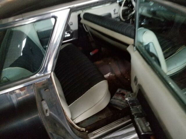 1959 Cadillac DeVille Sedan - photo 7