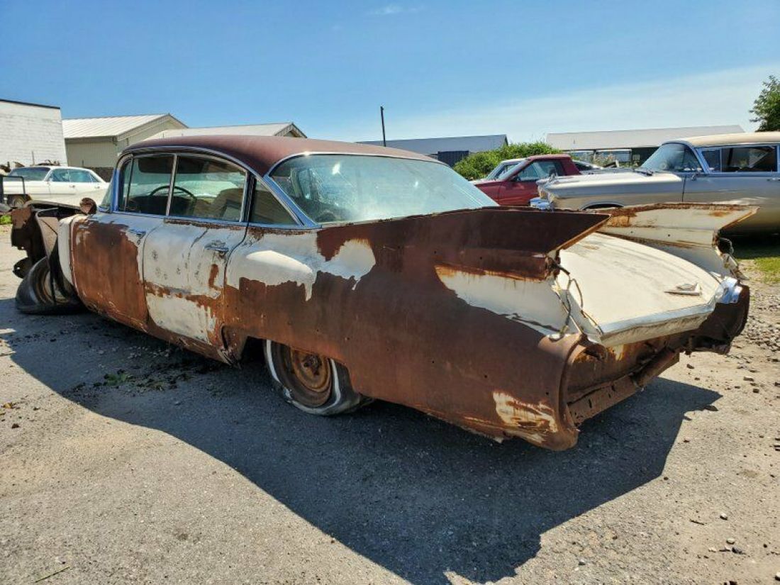 1959 Cadillac DeVille 4dr Hardtop - photo 7