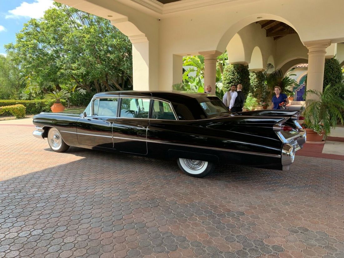 1959 Cadillac Fleetwood series 75 LIMO / CLEAN TITLE - photo 2