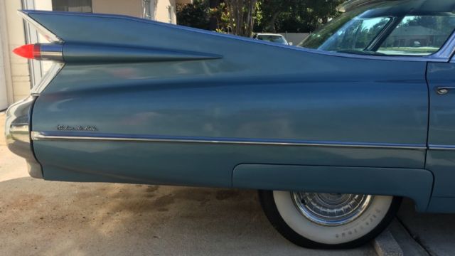 1959 Cadillac DeVille saden - photo 3