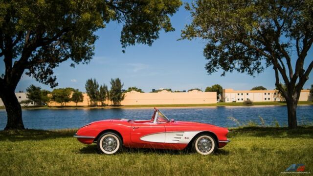 1959 Chevrolet Corvette -- - photo 2