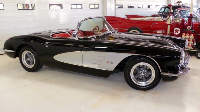 1959 Chevrolet Corvette -- - photo 2