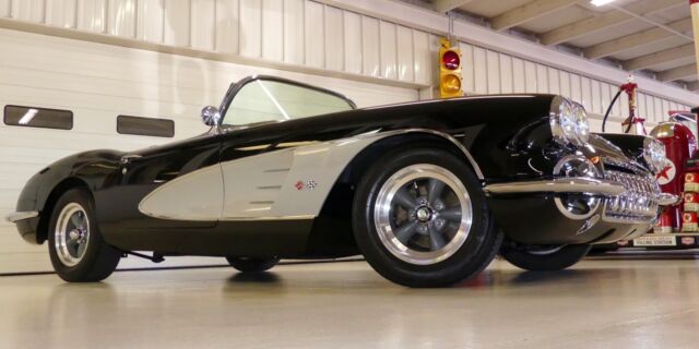1959 Chevrolet Corvette -- - photo 3