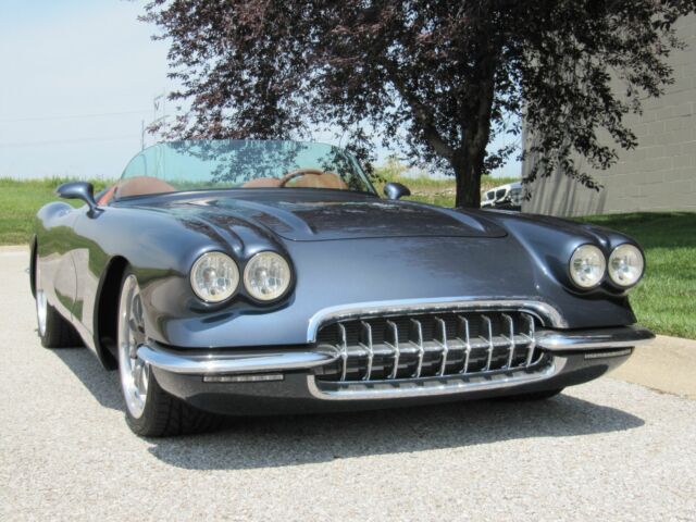 1959 CHEVROLET CORVETTE 1777 Miles DARK GREY PEARL RESTO-MOD 8 cyl 6 Speed Manu 1959 Chevrolet Corvette --