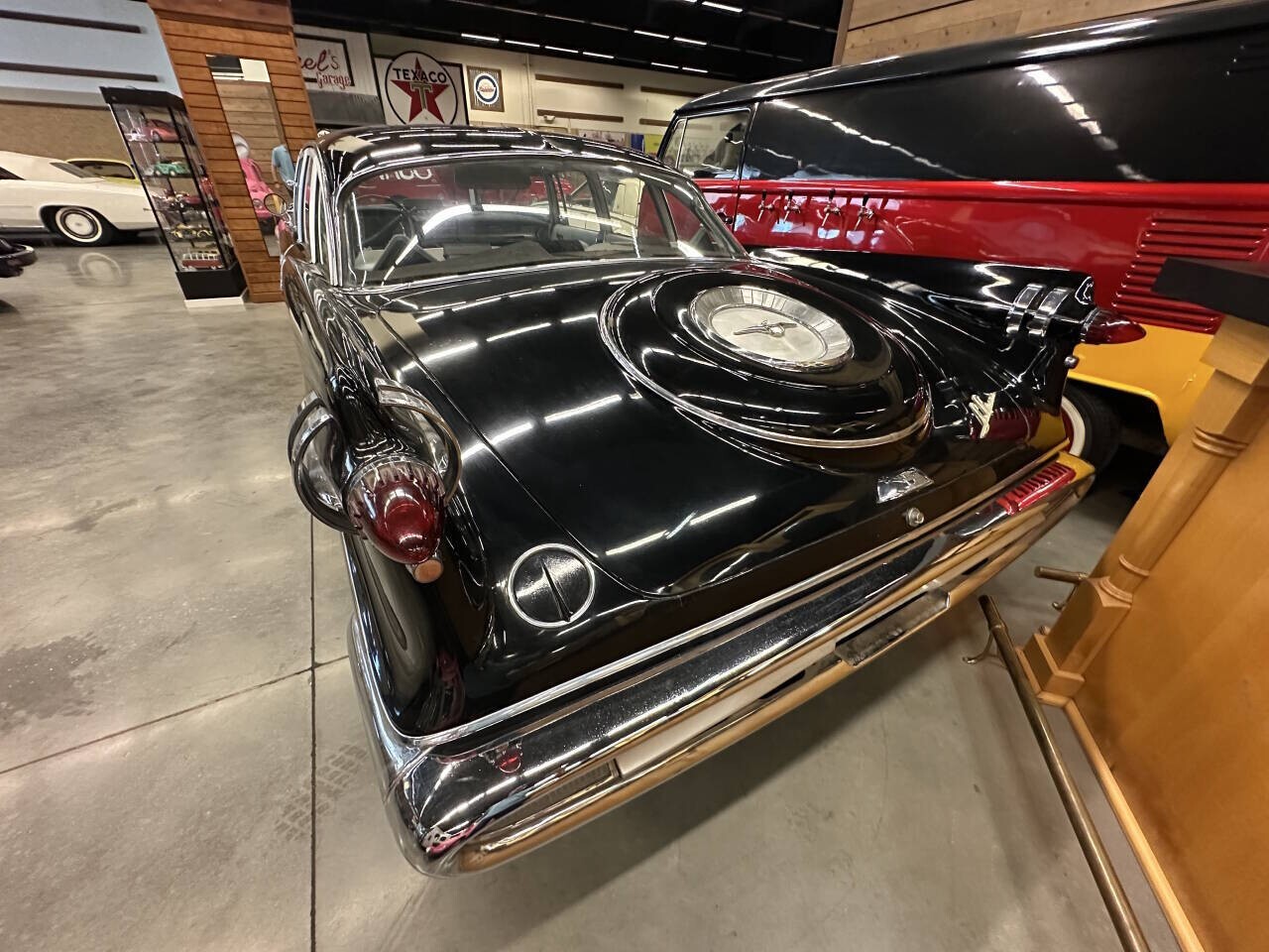 1959 Chrysler Imperial Lebaron - photo 3