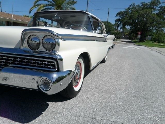 1959 Ford Galaxie Classic survivor showing 20,083 miles - photo 9