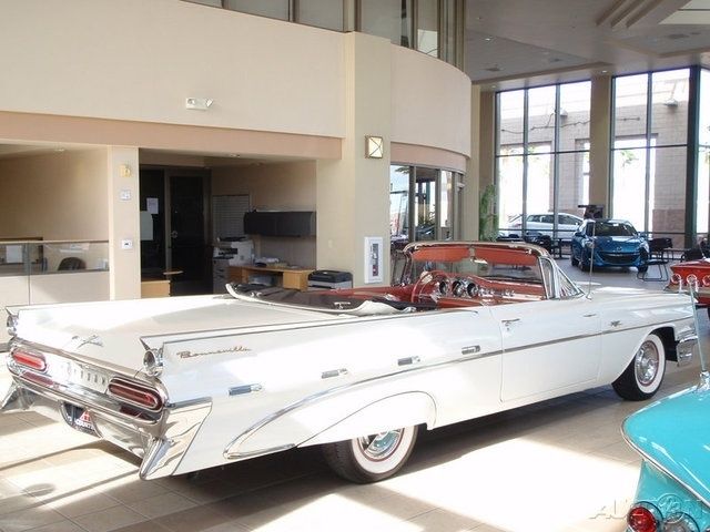 1959 Pontiac Bonneville CONVERTIBLE - photo 2