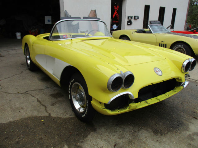 1959 CORVETTE PROJECT CAR AUTOMATIC POWER TOP RESTO MOD BODY NICE FRAME! 1959 Chevrolet Corvette TURQUOISE