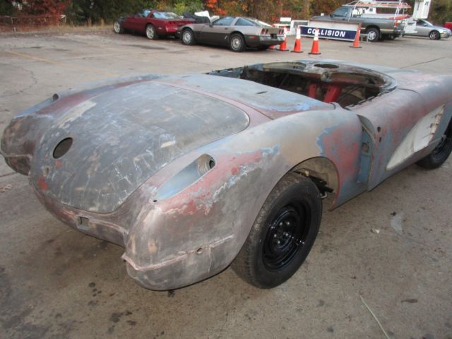 1959 Chevrolet Corvette STRAIGHT BODY - photo 4
