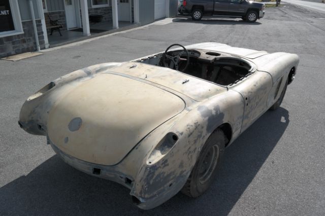 1959 Chevrolet Corvette Nice Body with a lot of restored parts - photo 4
